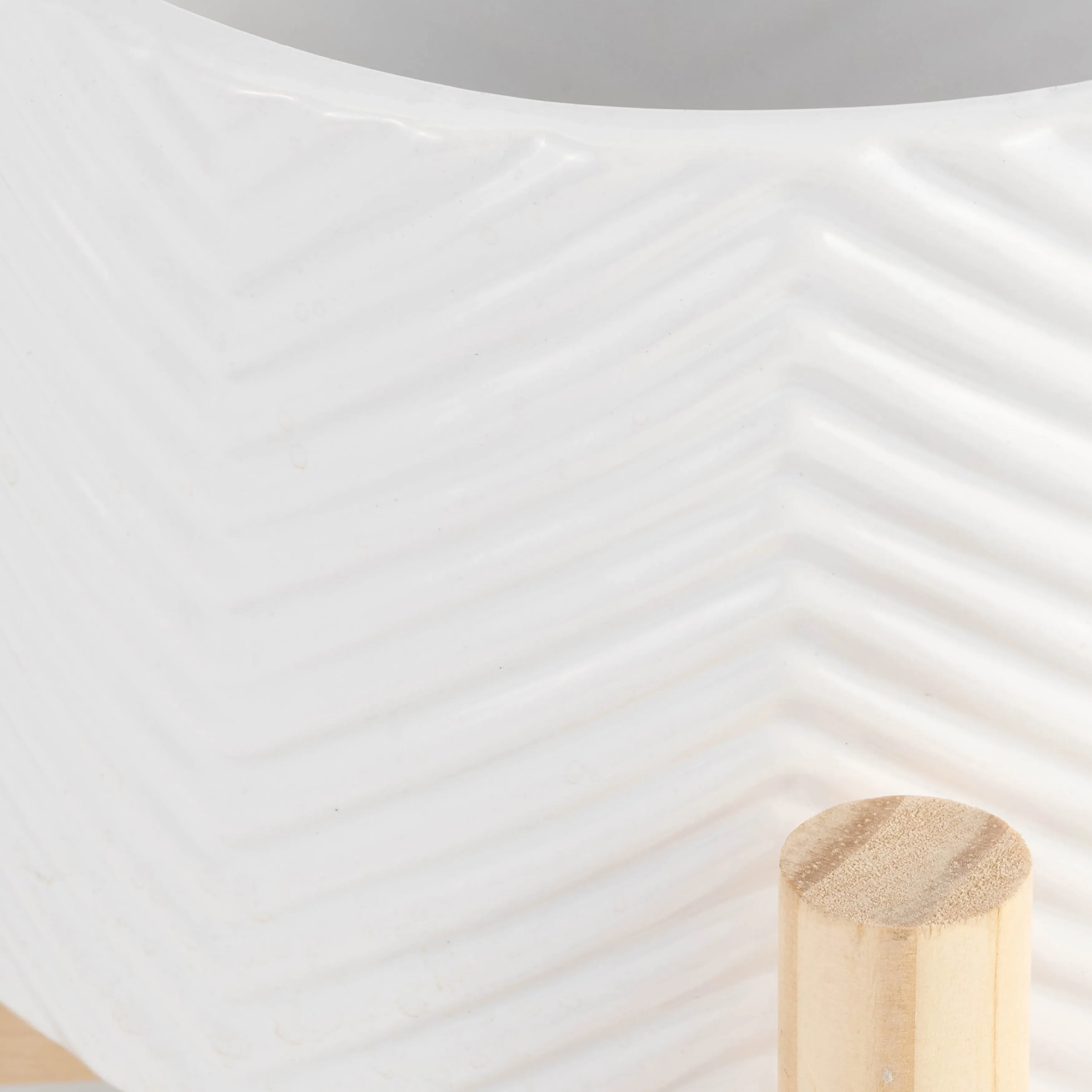 6" CERAMIC CHEVRON PLANTER W/ WOOD STAND, WHITE