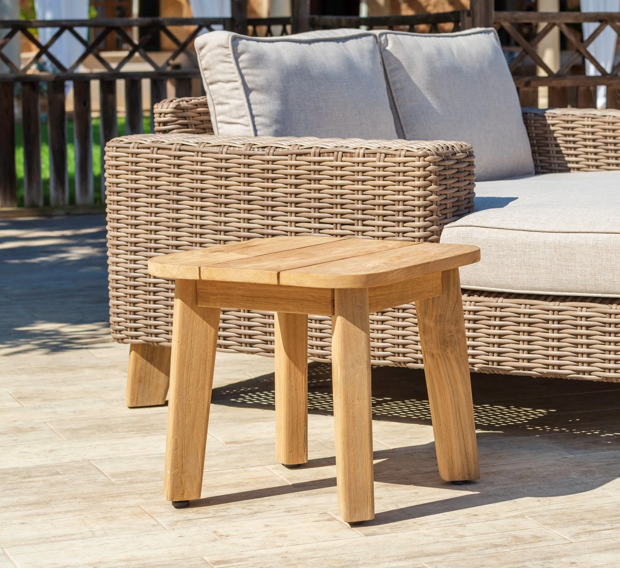 Bahamas sidetable 50x50cm