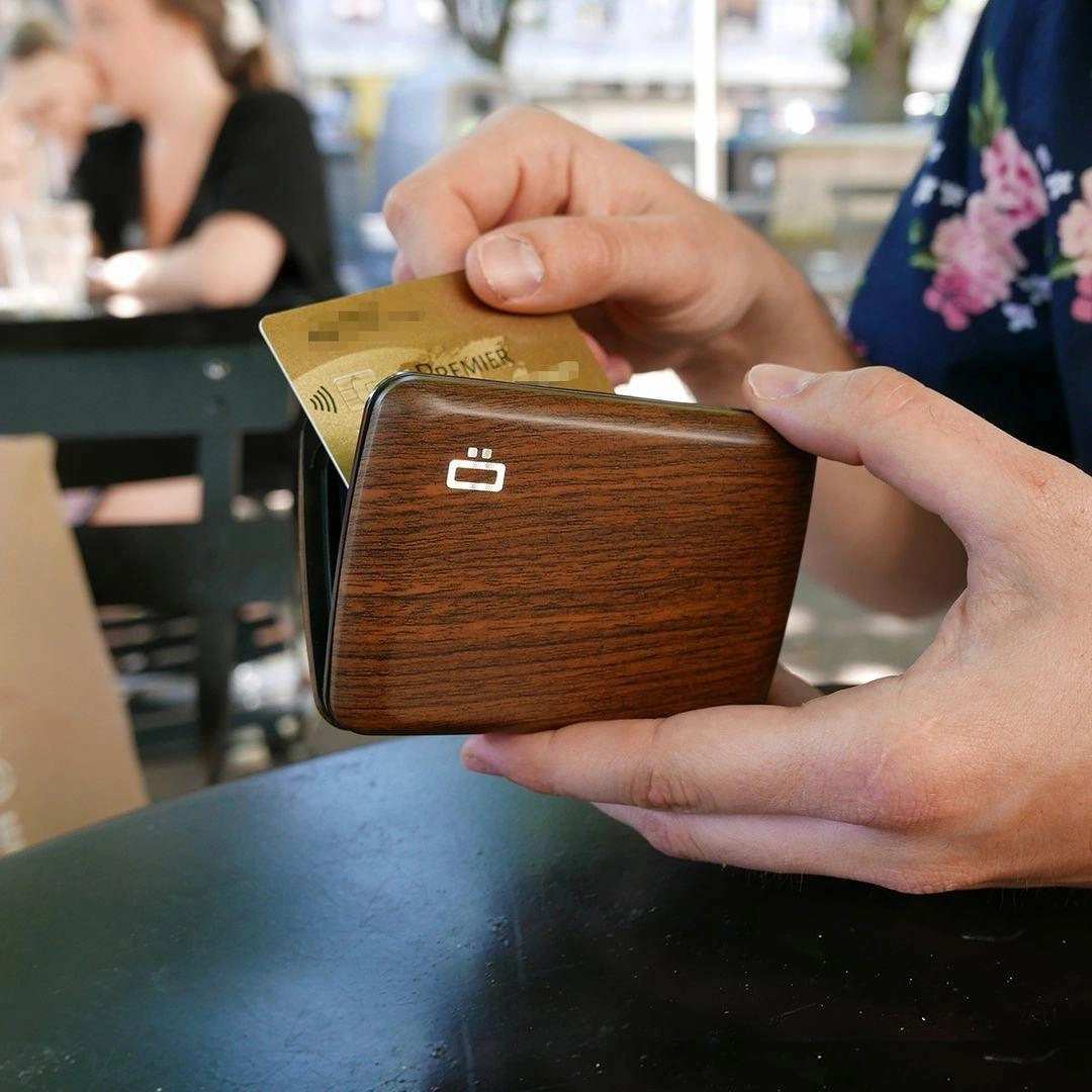 Stockholm V2 Card Case Wallet Limited Stock Deals Dont Miss This Steal