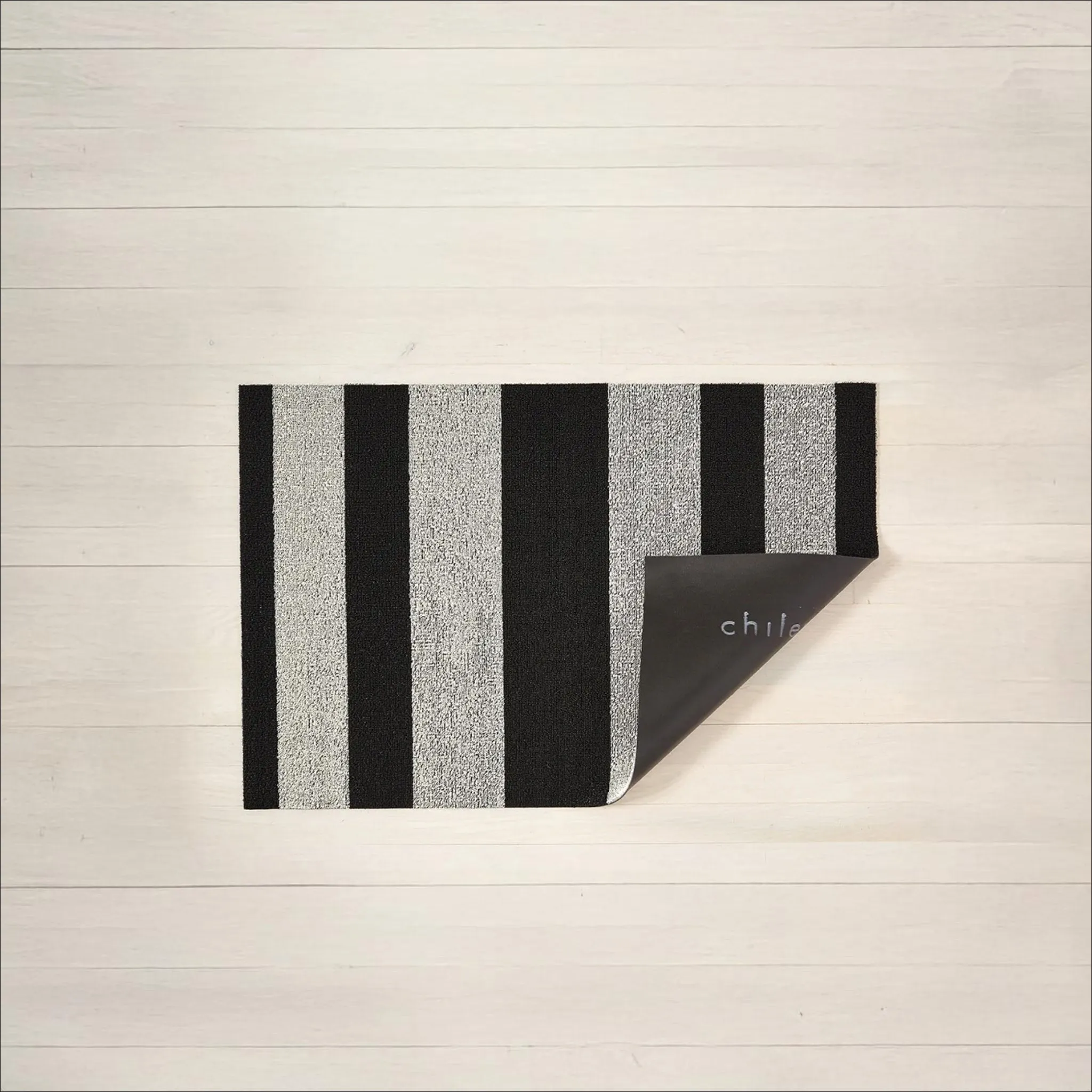 CHILEWICH Shag In Out Utility Door Mat, Bold Stripe Black/White, 61x91cm