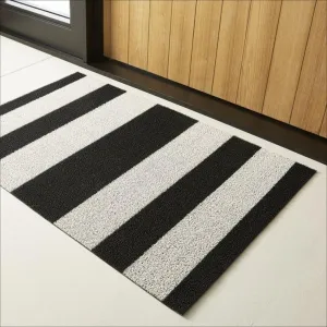 CHILEWICH Shag In Out Utility Door Mat, Bold Stripe Black/White, 61x91cm