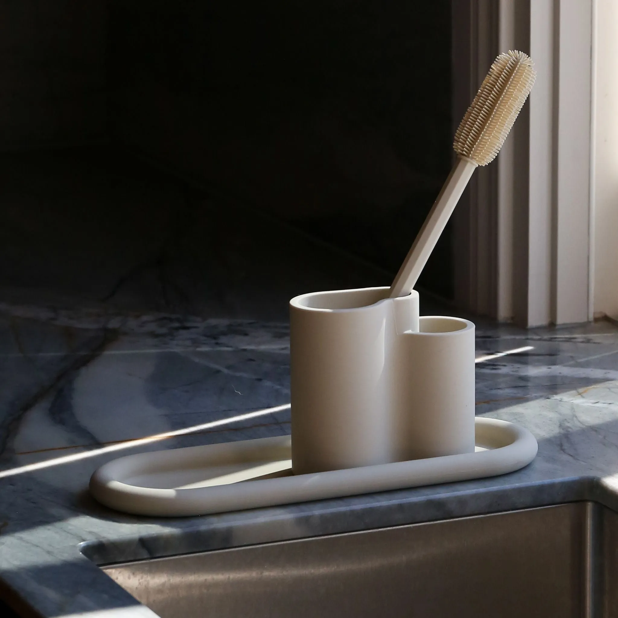 DESIGNSTUFF Bubble Silicone Tray, 35cm, Sand