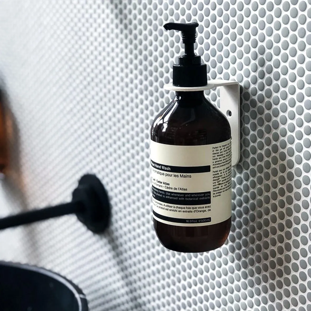 DESIGNSTUFF Floating Soap Dispenser Holder, White