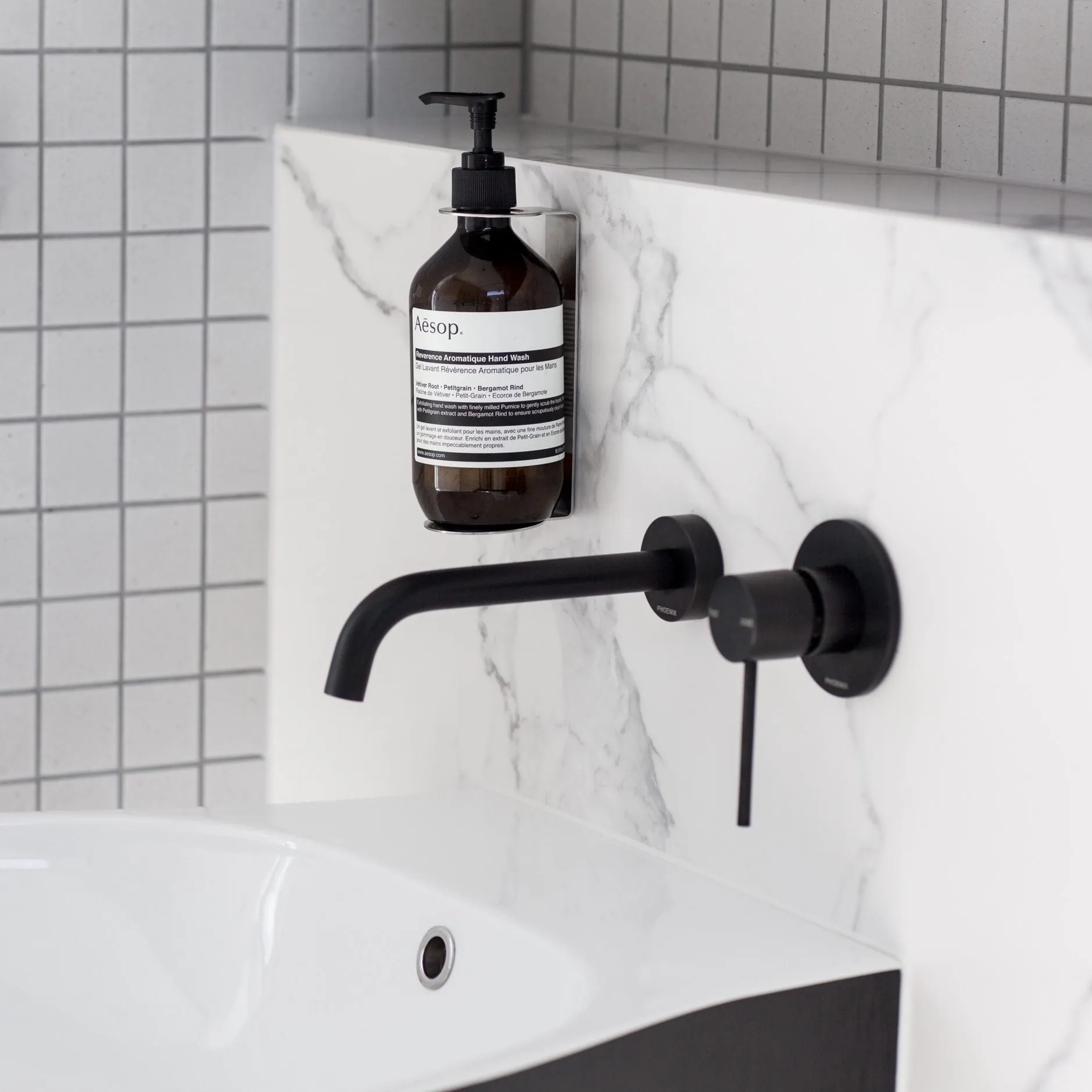 DESIGNSTUFF Single Soap Dispenser Holder, Brushed Steel
