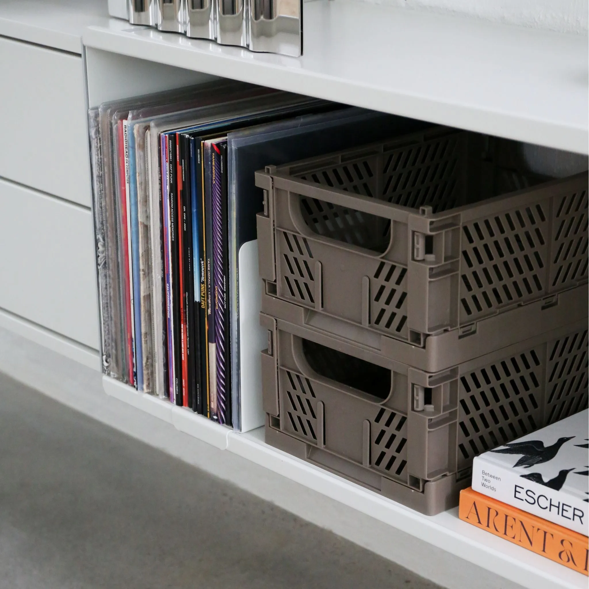 DESIGNSTUFF Slant Collapsible Crate, M, 33x25cm, Taupe