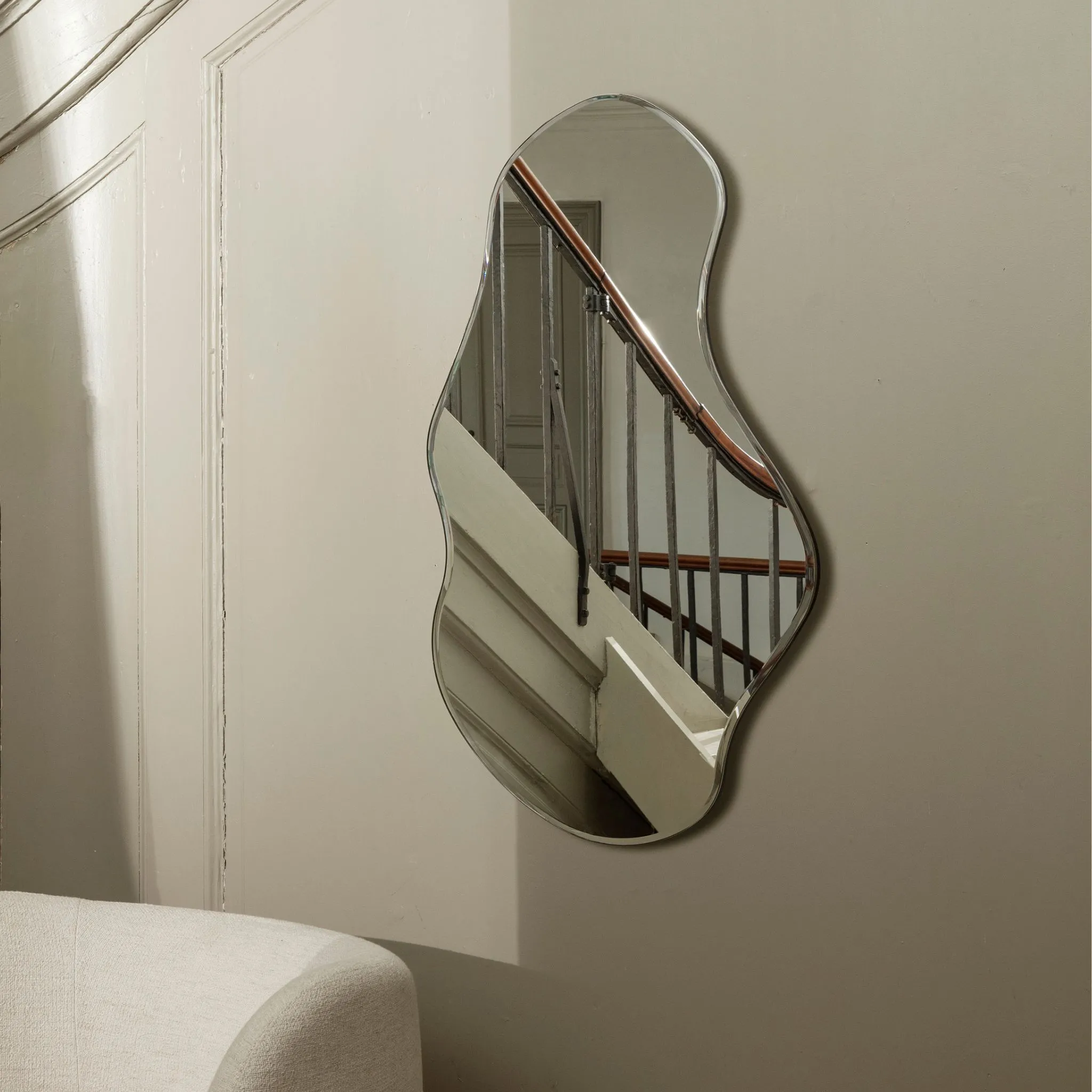 FERM LIVING Pond Mirror Large, Dark Chrome