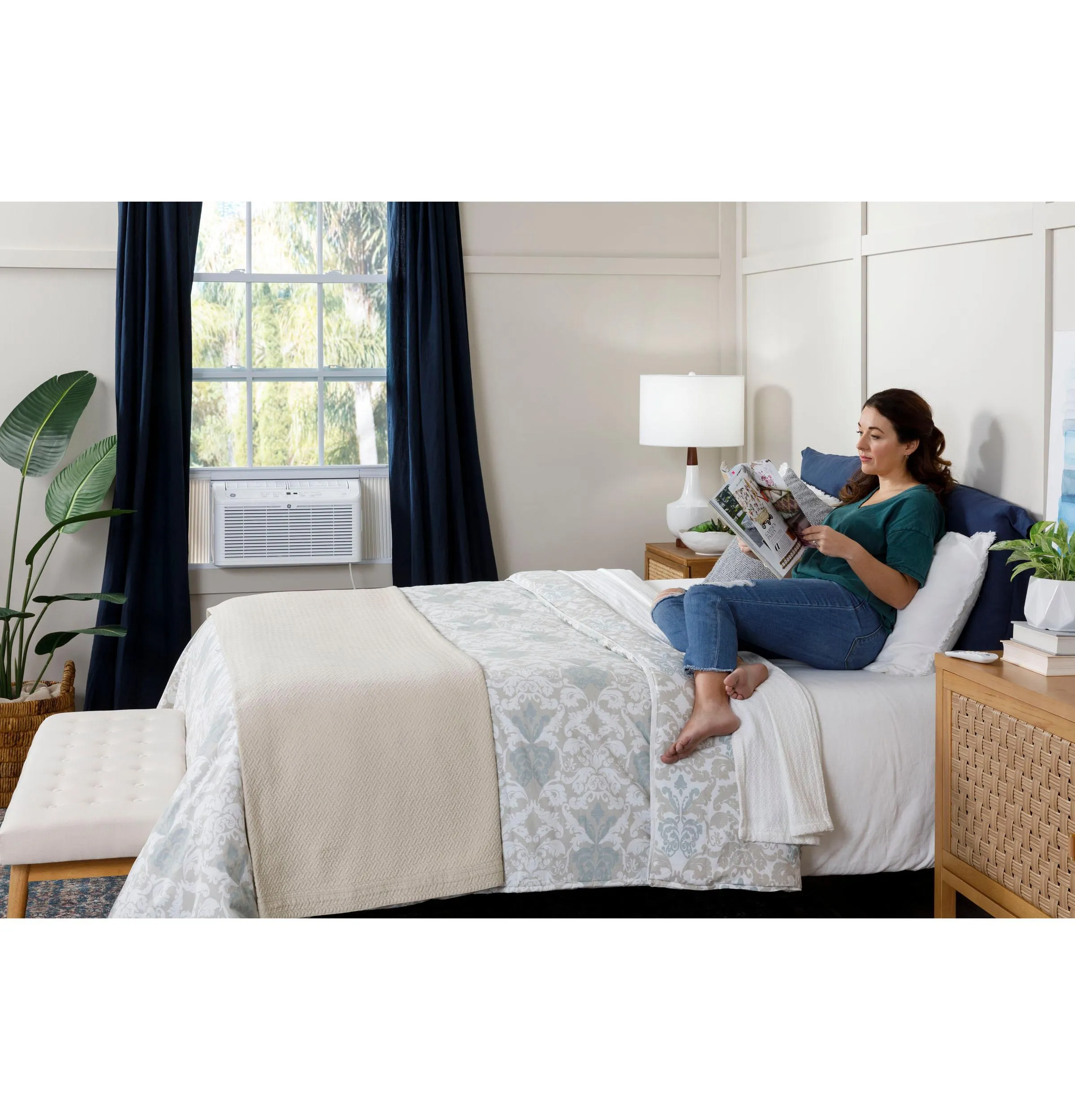 Ge Appliances AHEL08BB Ge? 8,000 Btu Ultra Quiet Window Air Conditioner For Medium Rooms Up To 350 Sq. Ft.