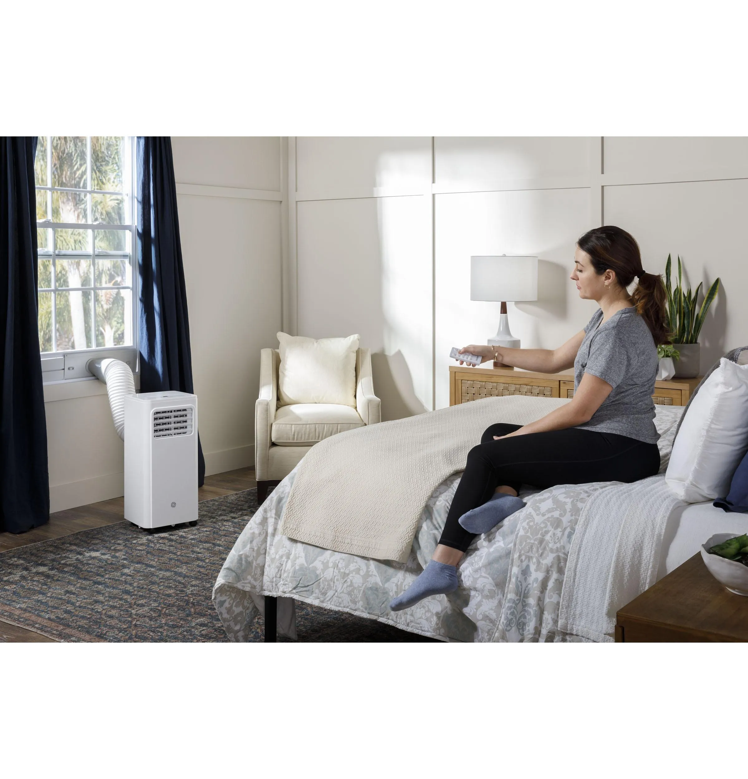 Ge Appliances APFA08YBMW Ge? 8,000 Btu Portable Air Conditioner For Small Rooms Up To 150 Sq Ft. (5,300 Btu Sacc)