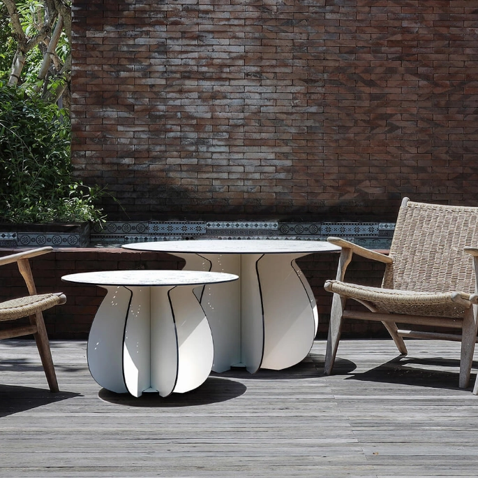 Home Ibride Parodia Magnifica Indoor/Outdoor Table 55 - Small