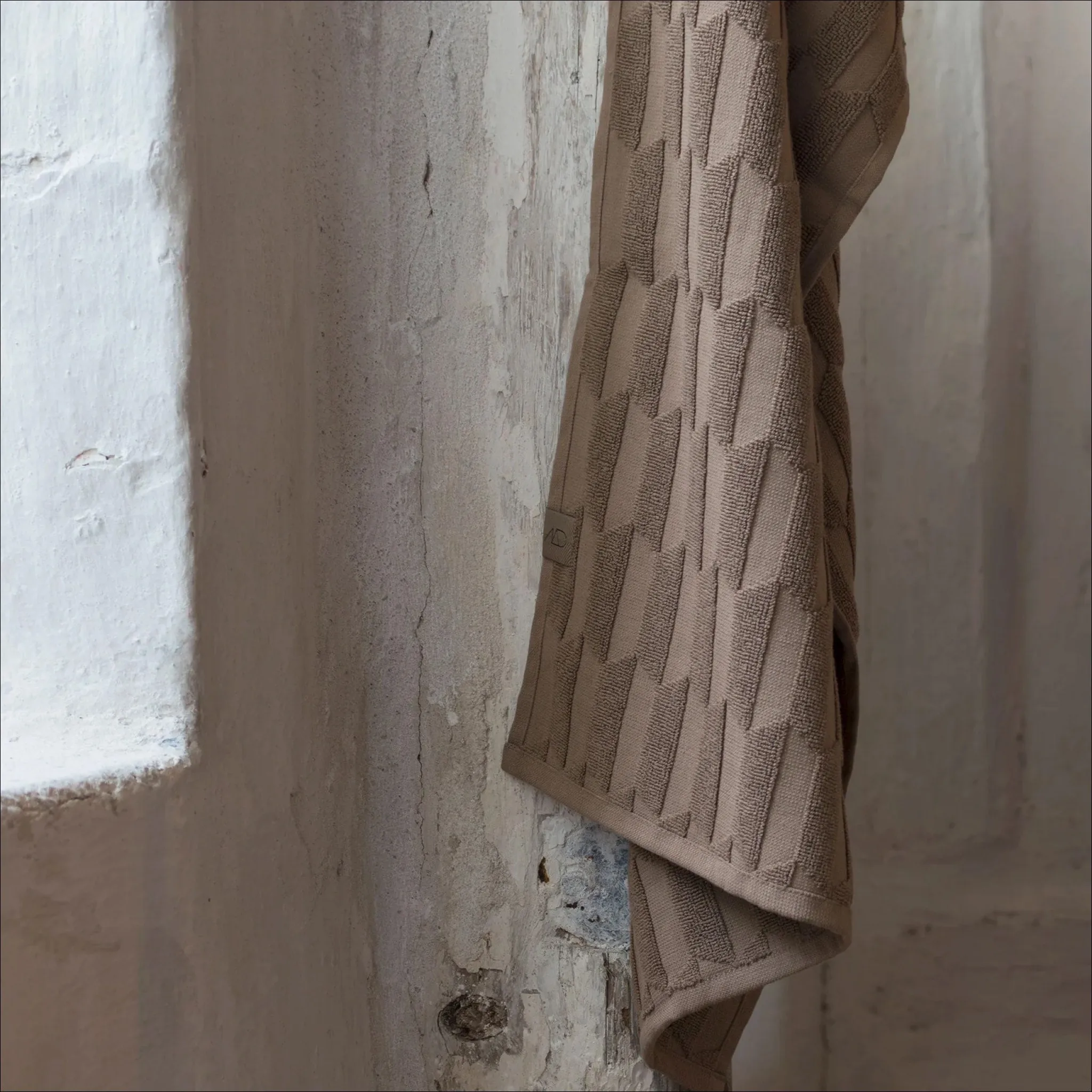METTE DITMER Geo Bath Towel, Organic Cotton, 70x133cm, Nougat