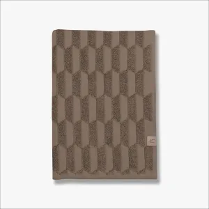 METTE DITMER Geo Bath Towel, Organic Cotton, 70x133cm, Nougat