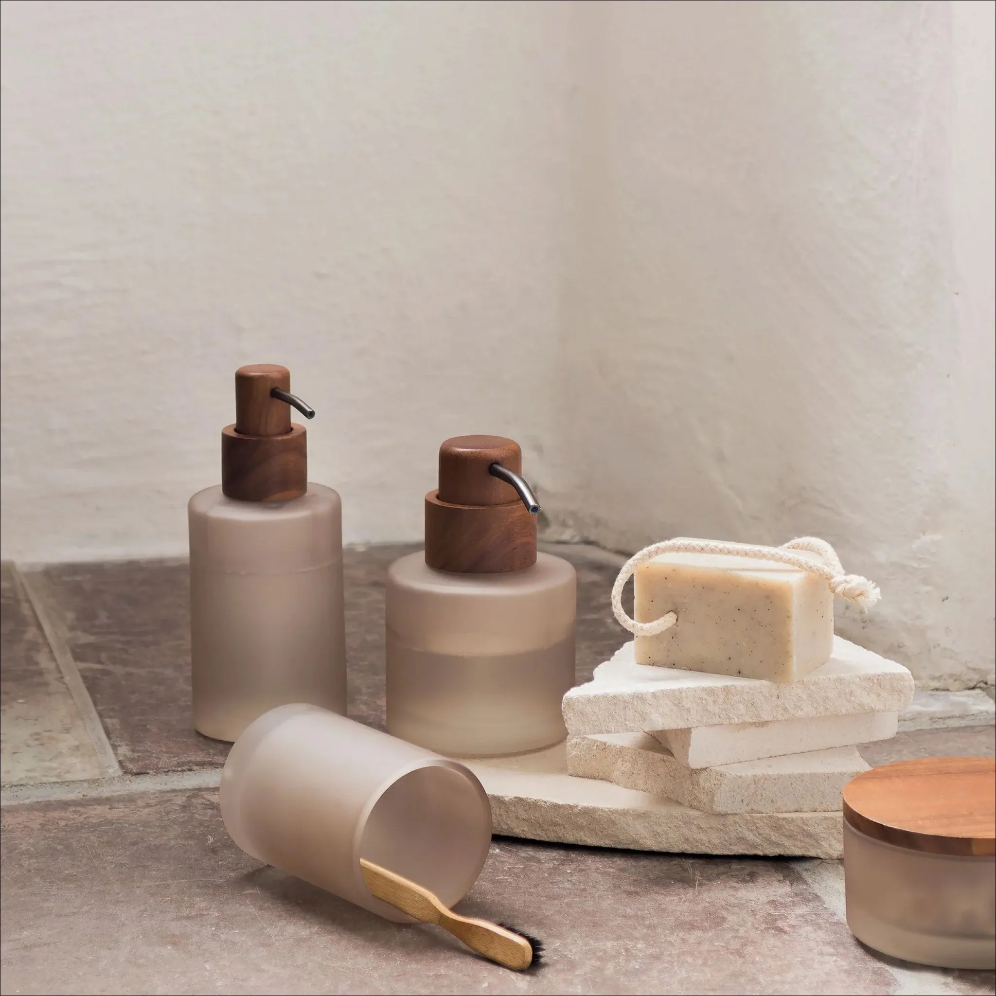METTE DITMER Modest Toothbrush Holder/Tumbler, H10 cm, Kit