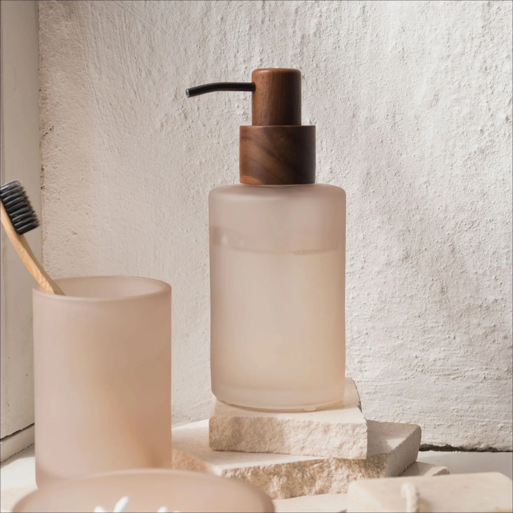 METTE DITMER Modest Toothbrush Holder/Tumbler, H10 cm, Kit