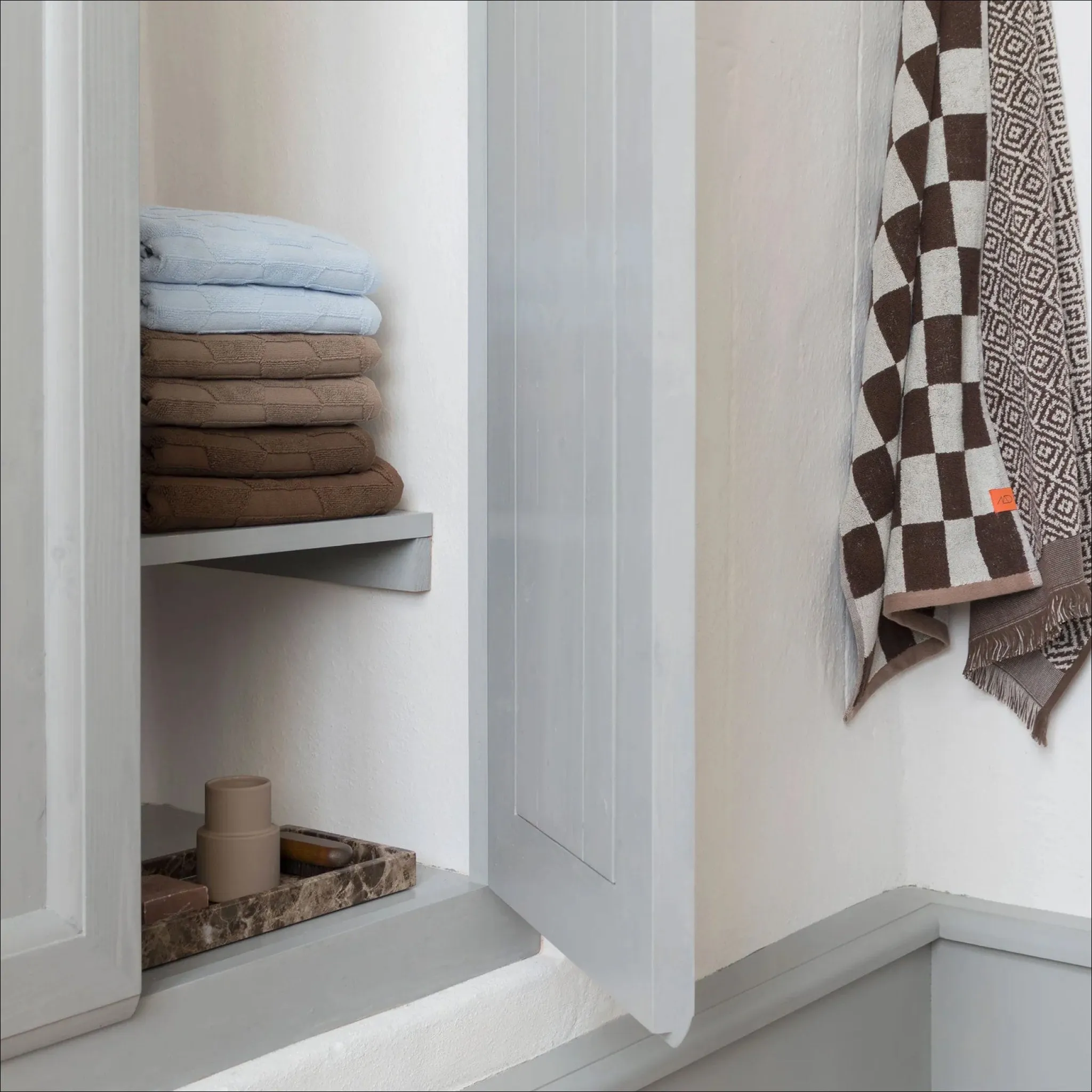 METTE DITMER Retro Bath Towel, Organic Cotton, 70x133 cm, Chocolate