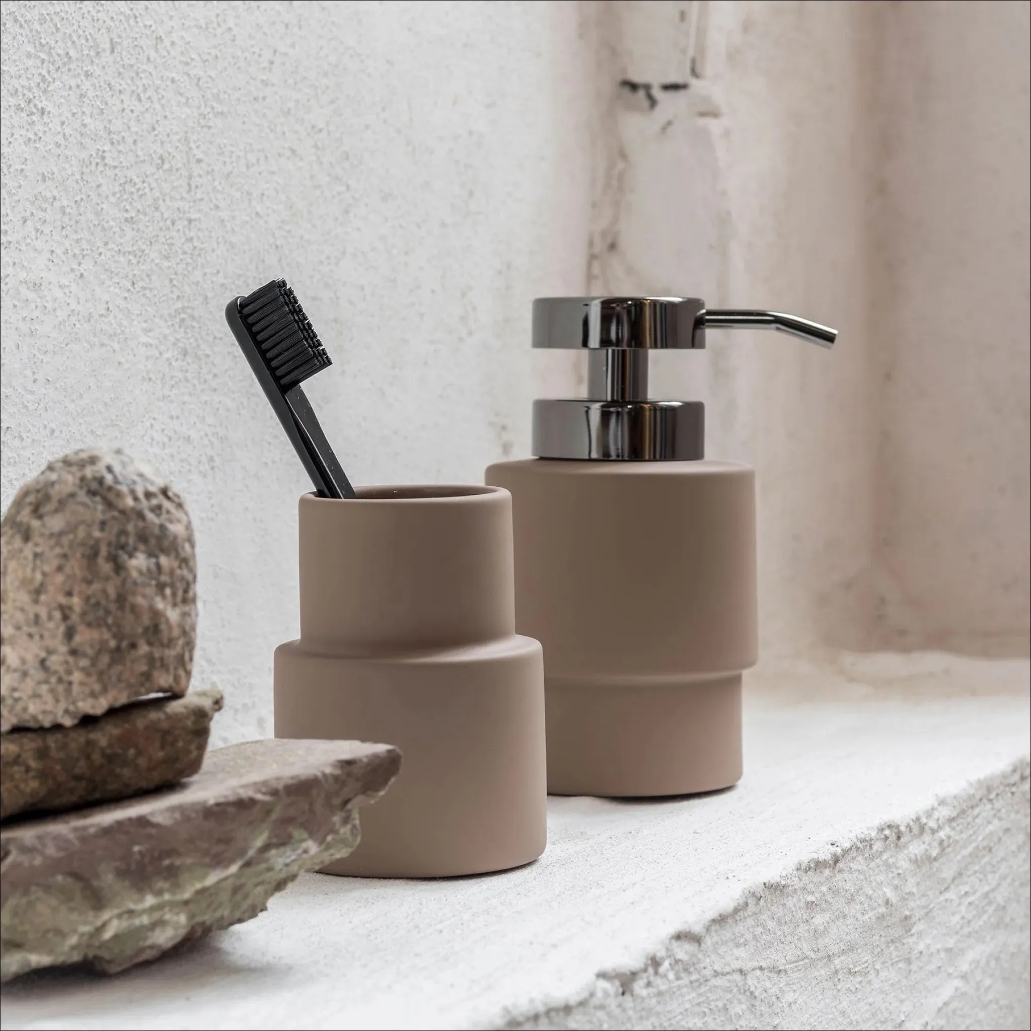METTE DITMER Shades Dispenser H14.5 cm, Nougat