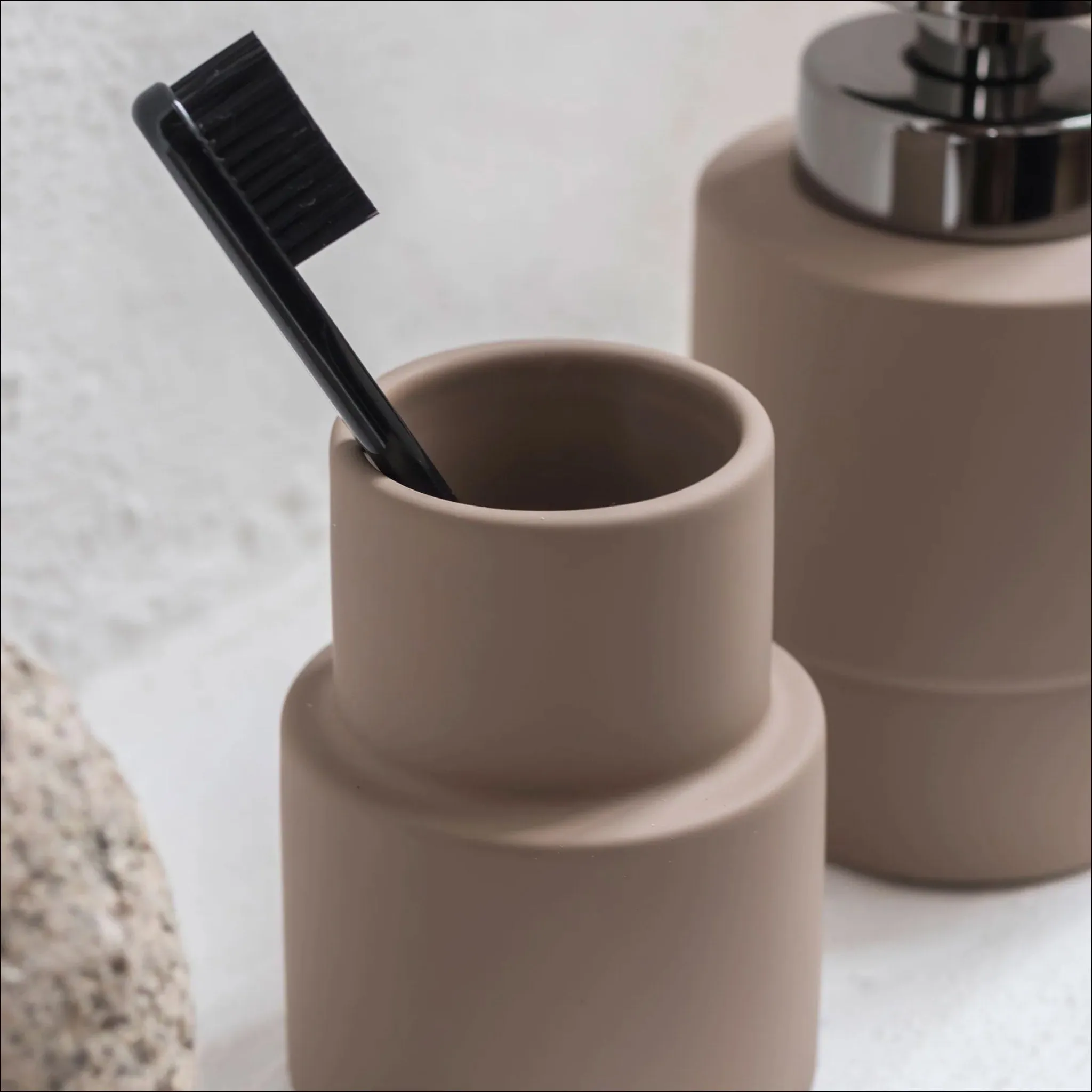 METTE DITMER Shades Toothbrush Holder/Tumbler H9.5cm, Nougat