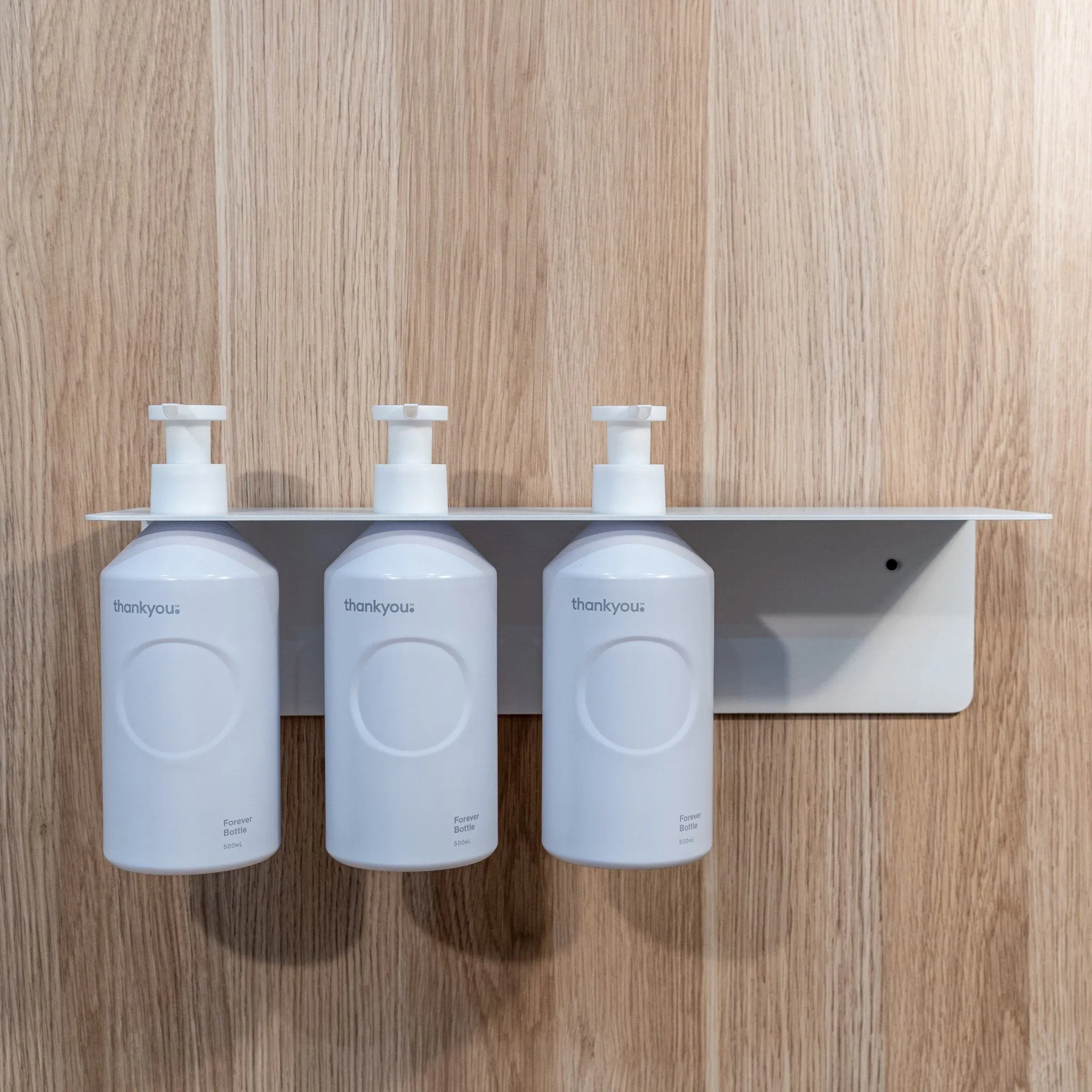 PRE-ORDER  DESIGNSTUFF Shelf Triple Soap Dispenser Holder 40 cm, White