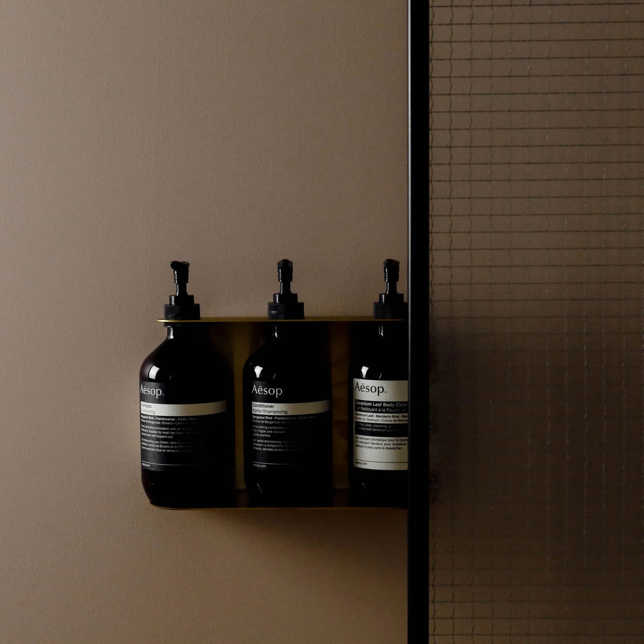 PRE-ORDER  DESIGNSTUFF Triple Soap Dispenser Holder, Brushed Brass