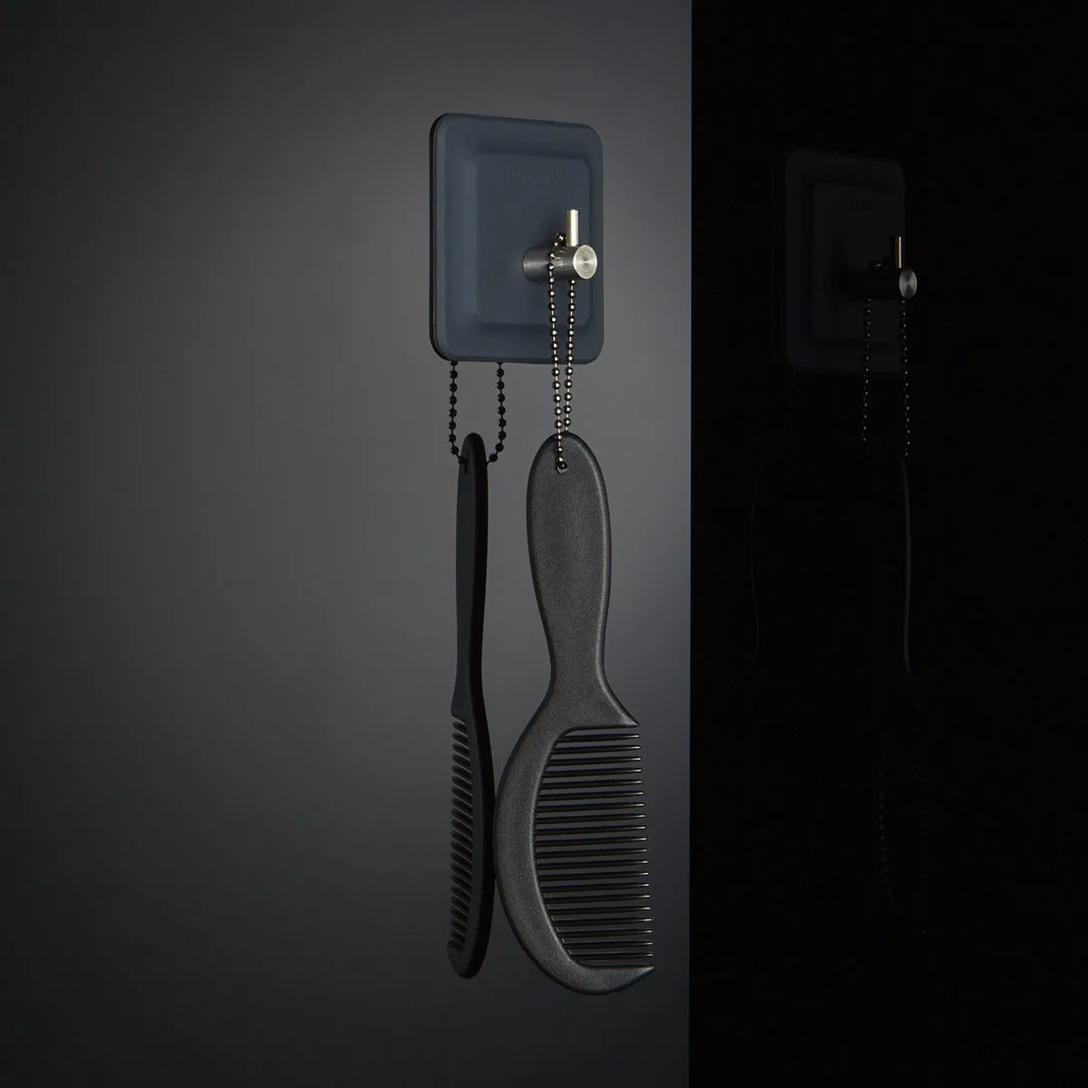TOOLETRIES The Arnold Reusable Hook