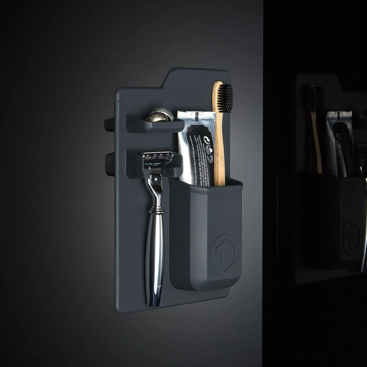 TOOLETRIES The Harvey Toothbrush and Razor Holder Shower/Bathroom