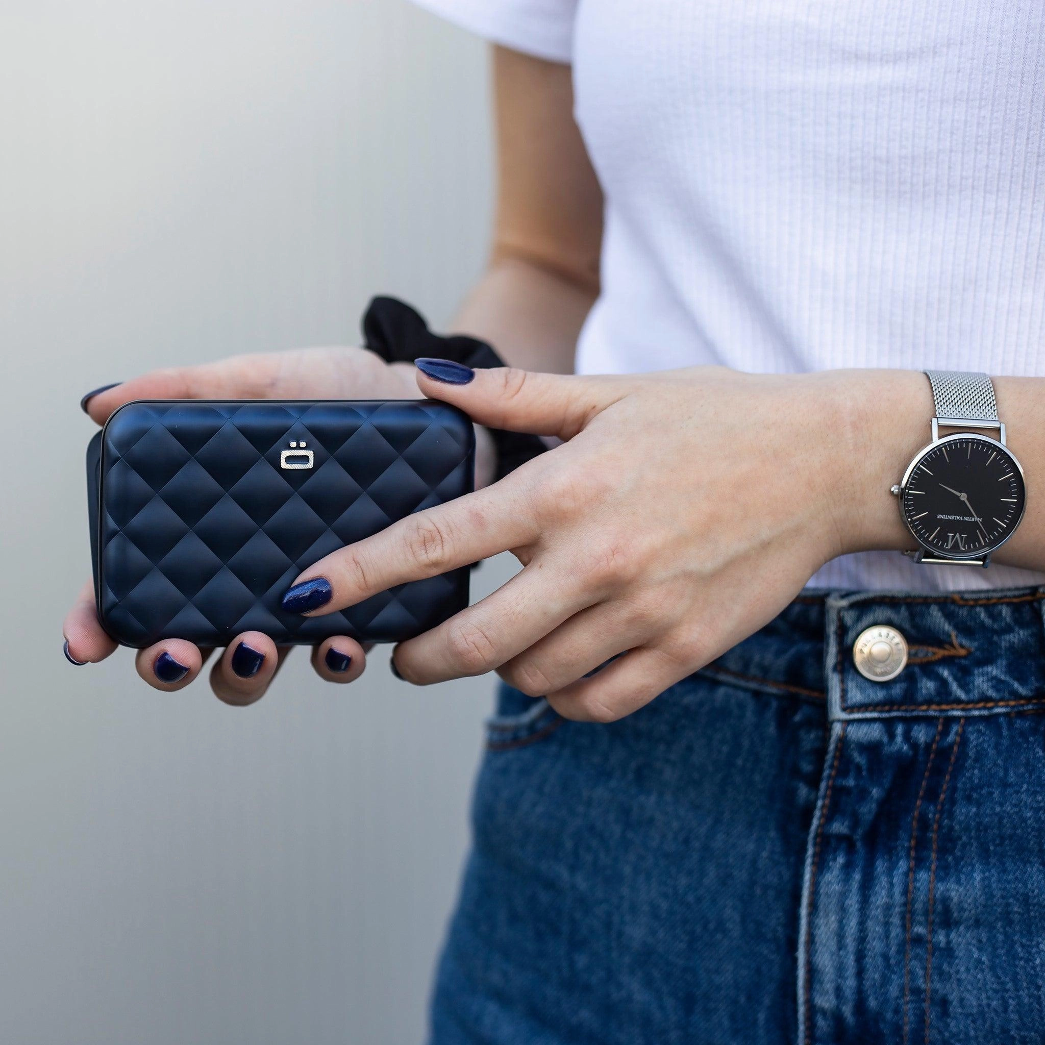 Big Savings Alert Save Big Online Quilted Button Card Case Wallet