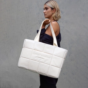 Vergara Tote 20L Online Exclusive Offer Shop Grab Now