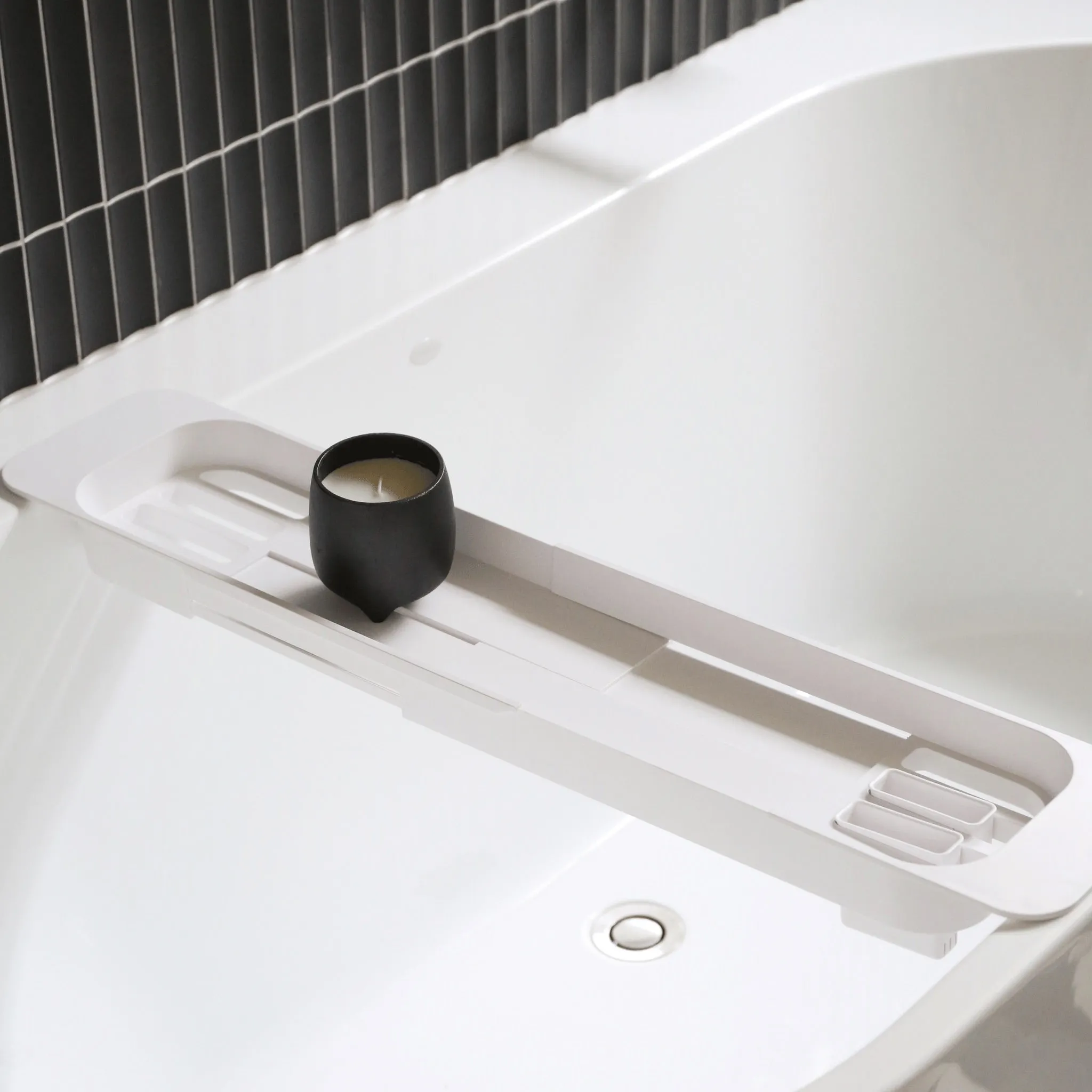 YAMAZAKI Tower Extendable Bath Tray, White