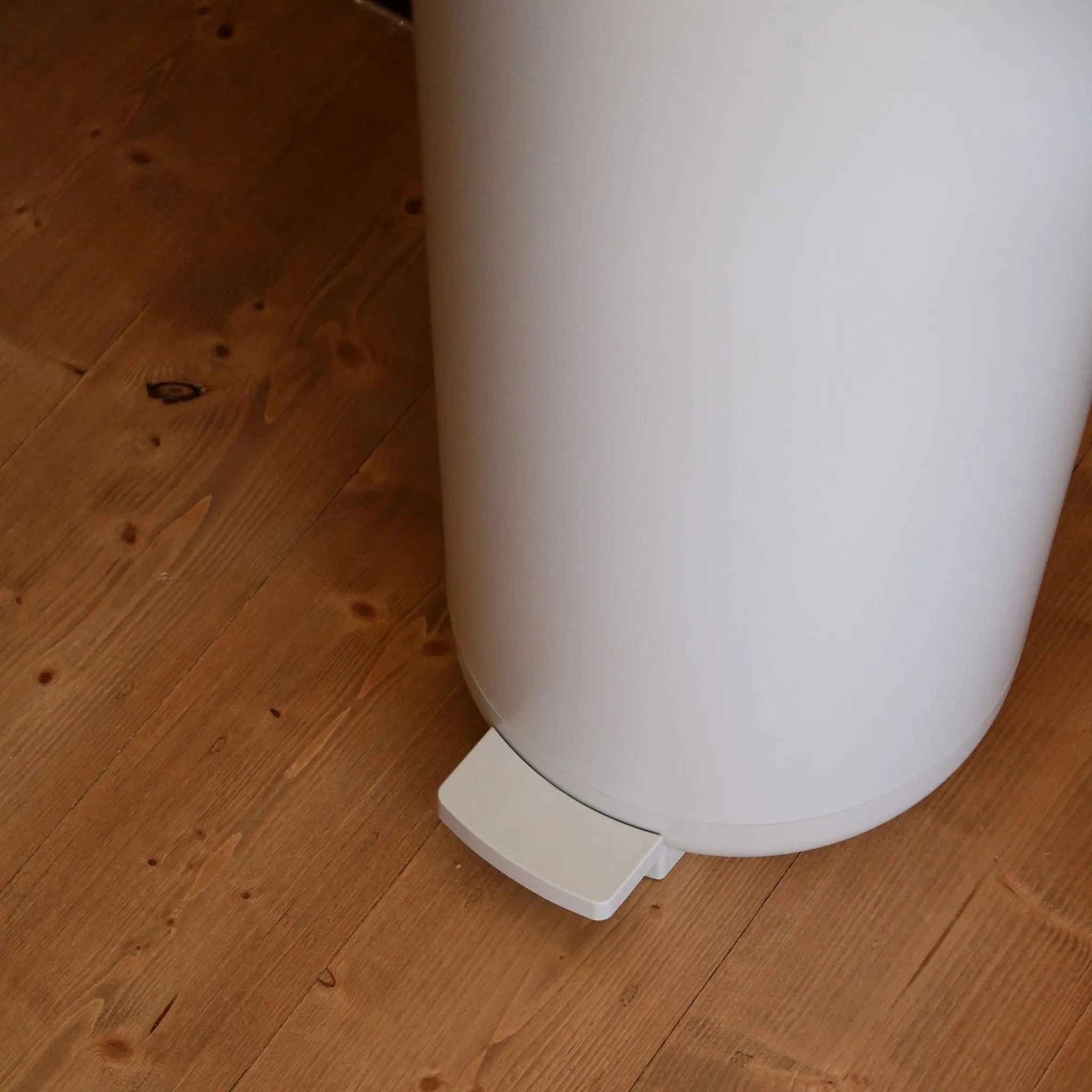 ZONE DENMARK Circular Pedal Bin 35L/H65cm, Warm Grey