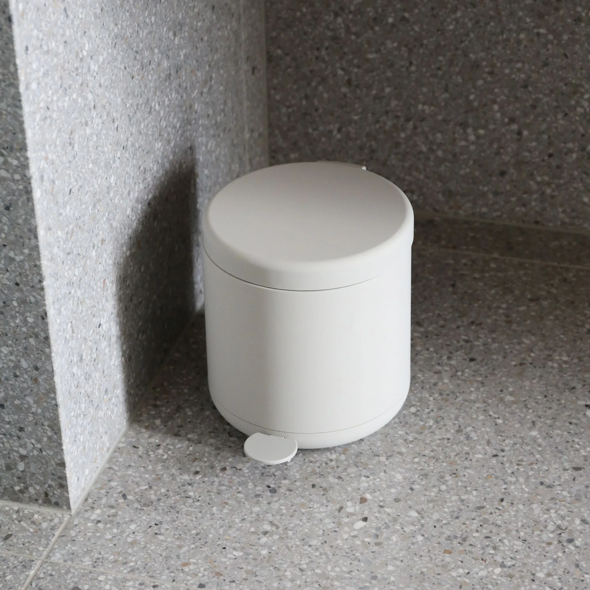 ZONE DENMARK Ume Pedal Bin Soft Touch 4L, Soft Grey