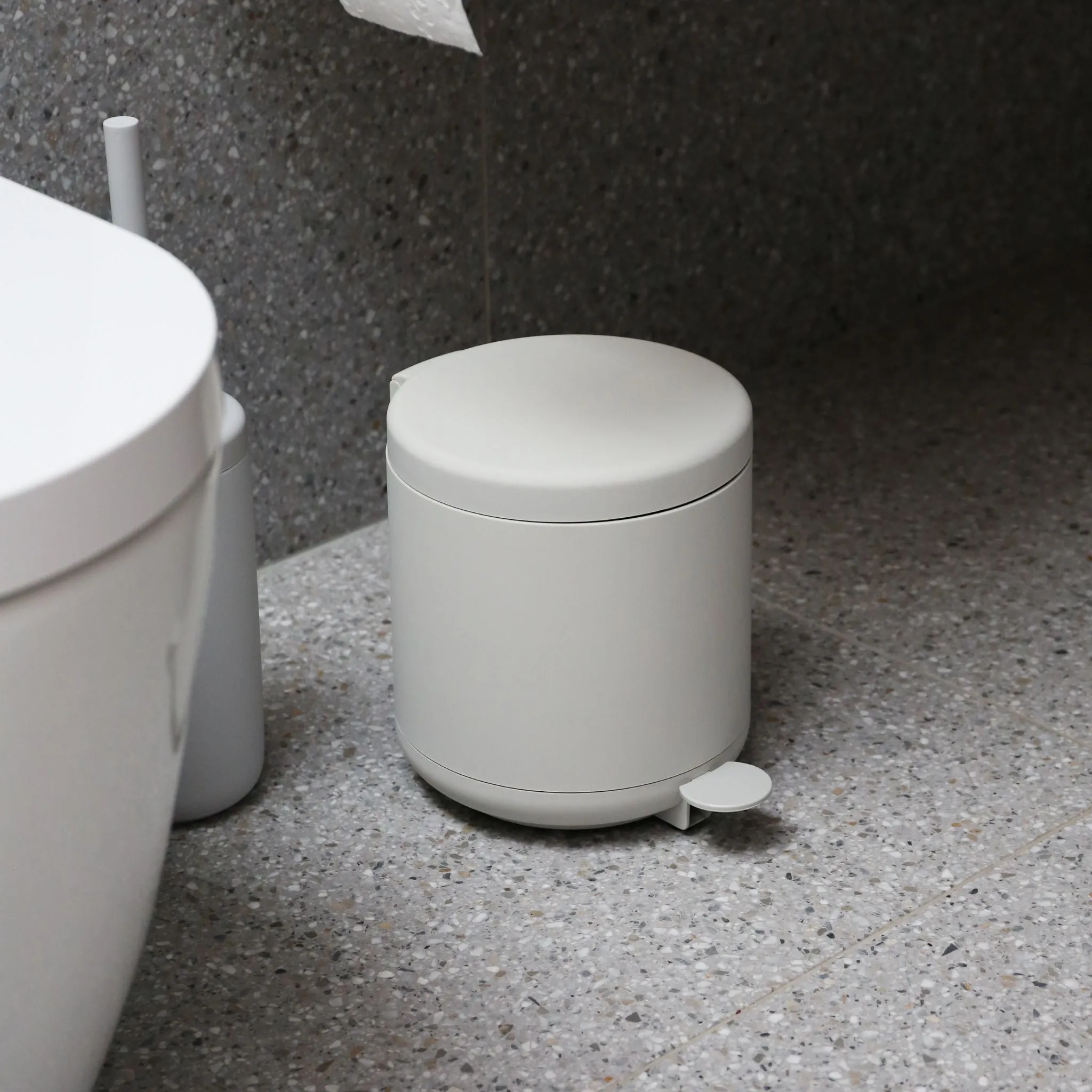 ZONE DENMARK Ume Pedal Bin Soft Touch 4L, Soft Grey